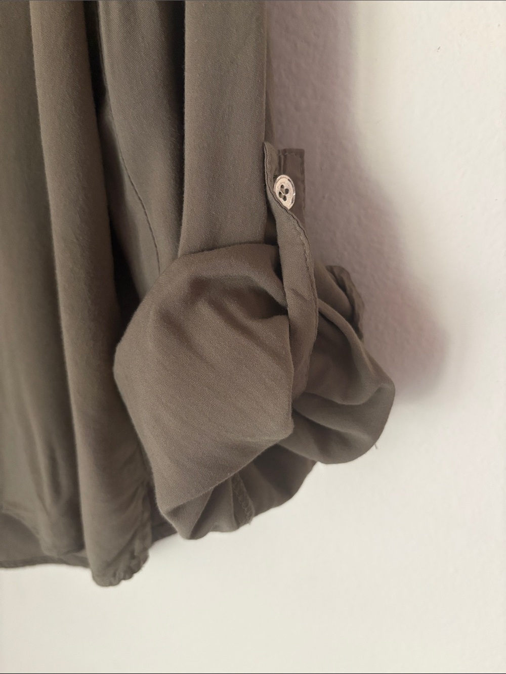 GUESS:Olive String-tieButton Front Blouse Size L - Picture 5 of 10